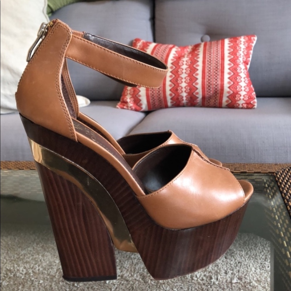 Vince Camuto Platform Sandal - image 2